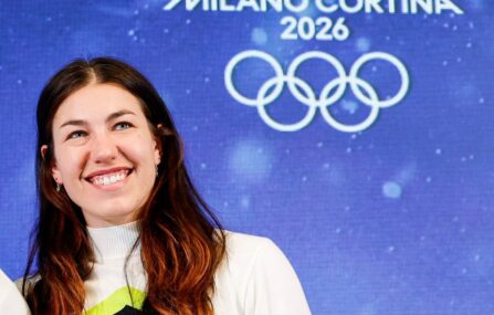 lila lapanja with Olympic rings