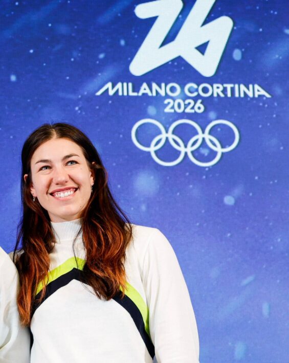 lila lapanja with Olympic rings